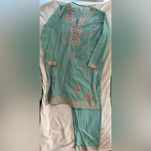 Embroidered Green Kurta with Floral Accents